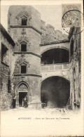 CPA Auvergne Cour Du Chateau De Tournoel - Castles