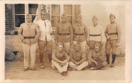 AISNE  02  CAMP DE SISSONNE - GROUPE DE MILITAIRES - CARTE PHOTO 1937 - MILITARIA - Sissonne
