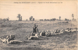 AISNE  02  CAMP DE SISSONNE - EQUIPE DE FUSILS MITRAILLEURS AU TIR - MILITARIA - Sissonne