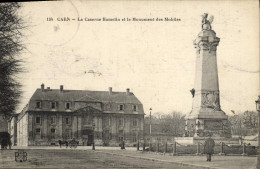 CPA Caen La Caserne Hamelin Et Le Monument Des Mobiles - Caen