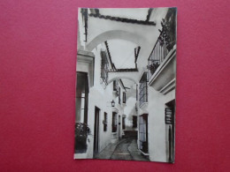 Delcampe - CPSM PHOTO GLACEE BARCELONA  BARCELONE PUEBLO ESPANOL RUE ARCOS   ANDALOUSIE   NON VOYAGEE - Barcelona