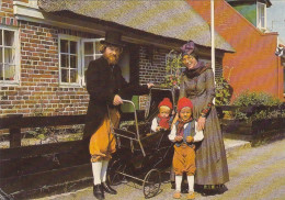 Fanö, Familie In Festtagstracht Gl1981 #G4596 - Dänemark