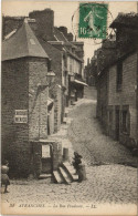 CPA AVRANCHES - La Rue Pendante (149802) - Avranches