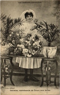 CPA Les SABLES-d'OLONNE - Sablaise, Marchande De Fleurs Aux Halles (112618) - Sables D'Olonne