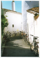 ILE DE RE - Les Portes-en Ré - Le Dimanche, Même Les Vélos Vont à La Messe - Ile De Ré