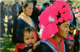 Delcampe - CPM THAILAND A Child Care Thai Hill Tribe Meow Race North Thailand (345725) - Thaïland