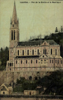 CPA Lourdes Vue De La Grotte Et La Basilique - Lourdes