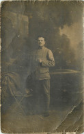 CARTE  PHOTO - HOMME - MILITAIRE - Uniformen