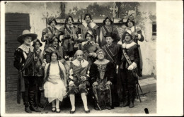 Photo CPA Menschen In Karnevalskostümen, Gruppenbild - Sonstige & Ohne Zuordnung