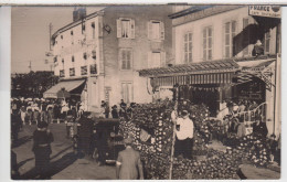 CPA Photo Autun - Passage Du Carnaval, Rue De La République Devant L'Hôtel Du Commerce Et L'Hôtel De France (années 50) - Autun