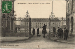 CPA Rennes Caserne De Guines, Cour D'Honneur (1235947) - Rennes