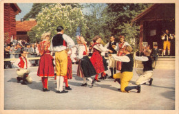L044 Sweden Traditional Dance Folk Costumes Vintage Postcard - Ohne Zuordnung