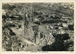 28 - Chartres - La Cathédrale - Vue Aérienne - Editions Aéro-Photo - Carte Dentelée - CPSM Grand Format - Voir Scans Rec - Chartres