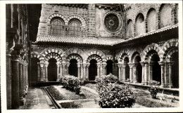 CPSM Le Puy Cour Et Galeries Du Cloitre - Le Puy En Velay