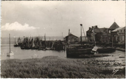 CPA LE CROTOY Repos Dans Le Port (19224) - Le Crotoy