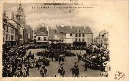 CPA LAMBALLE - Le Grande Place Un Jour De Cavalcade (103941) - Lamballe
