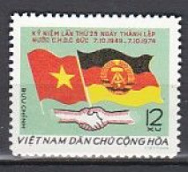Timbre Neuf** MNH  Viêt-Nam Du Nord 1975 25e Anniversaire De La République Démocratique Allemande   Yt:VN-N 869 - Vietnam