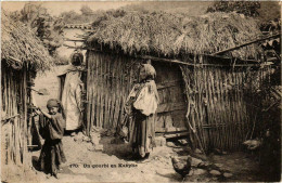 Delcampe - CPA ALGERIA Ideale 470 Un Gourbi En Kabylie (821212) - Szenen