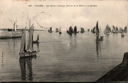 N°24706 W -cpa Sables D'Olonne -retour De La Pêche- - Sables D'Olonne