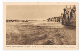 CPA CANADA - Missions D'Extrême-Nord Canadien, La Rivière Mackenzie Entre Les Remparts De Good-Hope - B598MAD - Collections & Lots