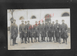 Delcampe - MILITARIA CARTE PHOTO MILITAIRE GROUPE DE SOLDATS FUSILS BAIONNETTE DE SAINT GERMAIN EN LAYE , A DONNEMARIE EN MONTOIS - Boxsport