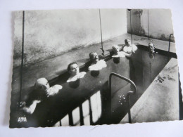 Delcampe - CPSM 32 GERS - BARBOTAN LES THERMES : Baigneurs Dans Les Bains De Boue - Barbotan