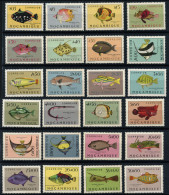 MOZAMBIQUE. * 387/410. Peces. Preciosa. Cat. 140 €. - Mozambique