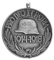 1929. "Magyar Háborús Emlékérem Kardokkal, Sisakkal" Ezüstözött Bronz Kitüntetés Mellszalag és Függesztőkarika Nélkül, B - Unclassified