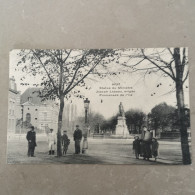 Huy // Statue Du Minister Joseph Lebeau Erigee Promenade De L' Ile (animee) 1922 Rare - Huy