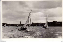 Delcampe - 29 - SAINT-POL-DE-LEON - Vue Prise De La Mer -   - CPSM  Genre Photo - Saint-Pol-de-Léon