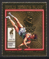 Delcampe - Madagascar, 1994, Olympic Summer Games Atlanta, Pole Vault, Gold, MNH, Michel 1654A - Madagascar (1960-...)
