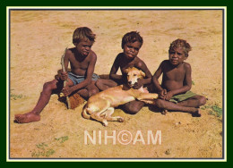 Delcampe - CPSM Australie Australia Arboriginal Children, Non écrite, Chien Dog - Aborigines
