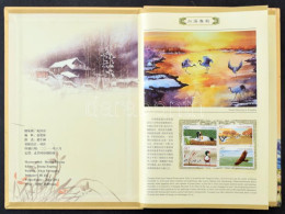 Delcampe - ** Kínai Népköztársaság Madarak, Virágok Díszkiadású Album, Néhány Bélyeg Beletapadt - Altri & Non Classificati