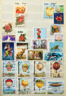 Delcampe - O Néhány Száz Külföldi Bélyeg 16 Lapos A4-es Abria Berakóban, Zöld Borítóval - Altri & Non Classificati