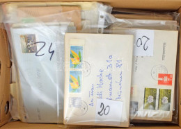 Delcampe - ~330 Db Modern Külföldi Küldemény, Közte Német, Angol, Svájci, Stb. Cipős Dobozban - Sonstige & Ohne Zuordnung