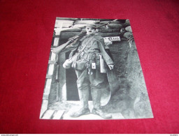 Delcampe - CARTE  Postales De Célébrités Dans Le Monde Du Cinéma   °  Lot De 13 Cartes - Sammlungen & Sammellose