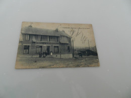 Cp  Combles  Rue De La  Gare  ( Hotel De La Renaissance     Dans L état  Sale   Usure  ) - Combles