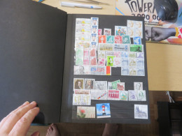 1 Classeur Avec Timbres D Asie Et Divers Autres Pays - Collections (with Albums)