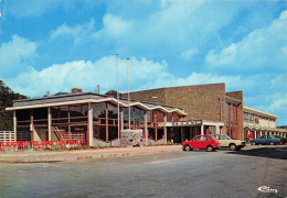 BELGIQUE - Ciney - Nouvelle Gare - Façade Vitrée - Voiture - Parking - Animé - CIM - Carte Postale - Ciney
