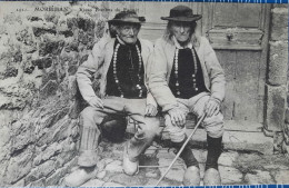 Le Faouet. Vieux Bretons Du Faouet. Costumes Bretons - Faouët