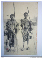 Delcampe - DJIBOUTI  :  GUERRIERS  SOMALIS - Dschibuti