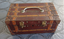 BOITE MALLE PLATE LU -LEFEVRE - UTILE BISCUIT LU - Scatole