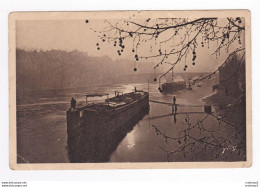 Delcampe - 75 Paris En Flanant N°25 Série 2 Chalands Sur La Seine Belle Péniche - Hausboote