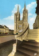 Delcampe - CPM - N3 - MANCHE - COUTANCES - LA CATHEDRALE ET L'ESCALIER DE L'HOTEL DE VILLE - Coutances