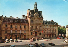 Delcampe - CPM - N3 - MANCHE - COUTANCES - LE PARVIS NOTRE DAME - L'HOTEL DE VILLE ET L'HOTEL DU PARVIS - Coutances