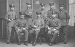 Delcampe - All )   STRAUBING  -  Le 26 / 01 / 1918   -  Militärische Fotokarte Einer Gruppe Soldaten - Carte Photo Militaire - Straubing
