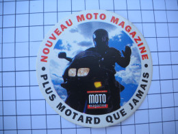 Delcampe - AUTOCOLLANT  Stickers, NOUVEAU MOTO MAGAZINE Plus Motard Que Jamais  ( MOTO  Casque ) - Autocollants
