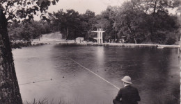 Delcampe - LA SOUTERRAINE ETANG DE CHEIX PECHEUR PLONGEOIR CPSM 9X14 TBE - La Souterraine