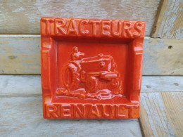 Delcampe - Cendrier Publicitaire Tracteurs Renault Faïence D'après La Maquette De Yett Chauvelin - Autres & Non Classés
