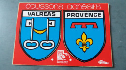 Delcampe - CPM ECUSSON AUTOCOLLANT ADHESIF VILLE DE VALREAS VAUCLUSE PROVENCE   BLASON ARMOIRIES ED CPRA 1981 - Valreas